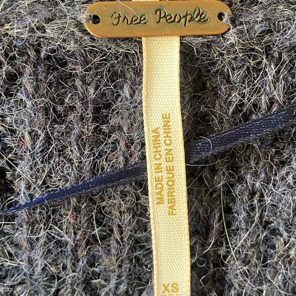 Free People Cloudy Day Oversized Grandpa Navy Cardigan V-neck SZ XS - Picture 10 of 11